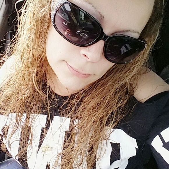 Meet your Posher, Amy - Picture 1 of 1